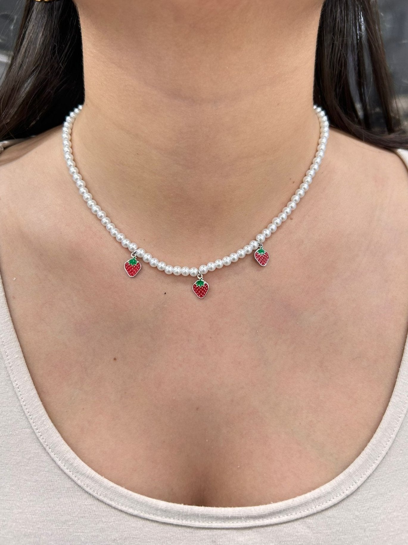 collana pearl and strawberries